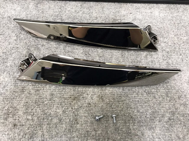 新車外し!ノア/SG/SZ 90系/ZWR90W/ZWR95W/MZRA90W/MZRA95W 純正 フロントグリル カメラ穴付 53101-V1020/53112-V1020 メッキ(129382)