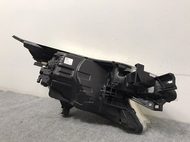 ノート/NOTE E12/HE12/NE12/SNE12 純正 前期 左 ヘッドライト/ランプ ハロゲン ICHIKOH 1868/26060 3VA5A 日産(129432)