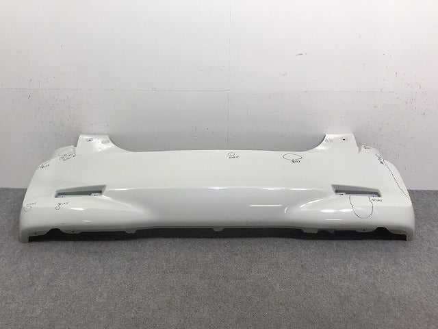 ソリオ/デリカD:2 MA15S/MB15S 純正 後期 リア バンパー 71811-54M6 パールホワイト Z7T スズキ(129530)