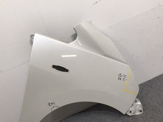 ムーヴ/ステラ LA100S/LA110S/LA100F/LA110F 純正 右 フロント フェンダー パールホワイトⅢ W24 ダイハツ/スバル(129602)