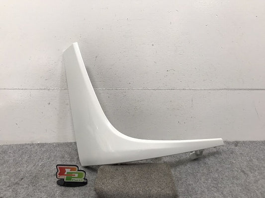 新車外し!キャンター 9代目/2020年- 標準 純正 右 ヘッドライトベゼル/コーナーパネル ML310761 ナチュラルホワイト 三菱ふそう(129606)