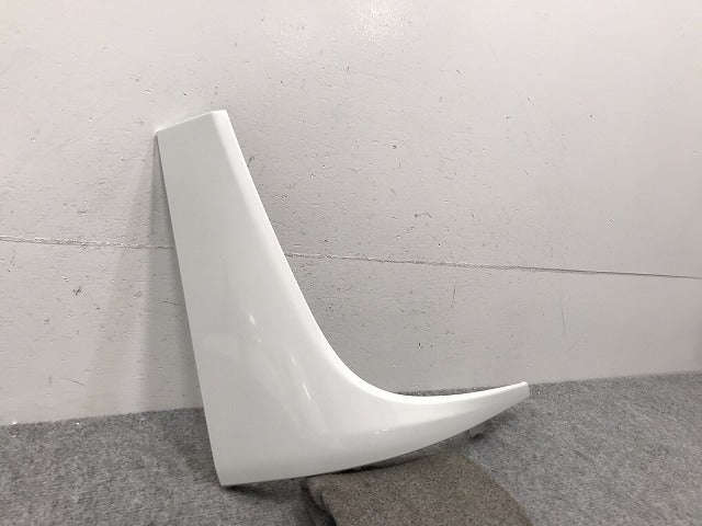 新車外し!キャンター 9代目/2020年- 標準 純正 右 ヘッドライトベゼル/コーナーパネル ML310761 ナチュラルホワイト 三菱ふそう(129606)