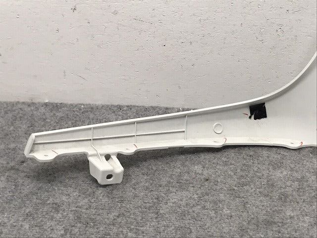 新車外し!キャンター 9代目/2020年- 標準 純正 右 ヘッドライトベゼル/コーナーパネル ML310761 ナチュラルホワイト 三菱ふそう(129606)
