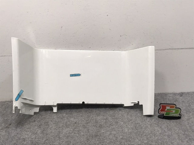 新車外し!17スーパーグレート/10t 2代目/2017年- 純正 右 ウォールステップ アッパーカバー ML231313 ホワイト W31 三菱ふそう(129617)
