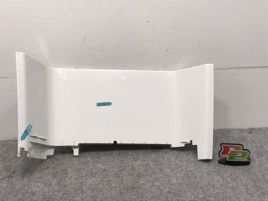 新車外し!17スーパーグレート/10t 2代目/2017年- 純正 右 ウォールステップ アッパーカバー ML231313 ホワイト W31 三菱ふそう(129617)