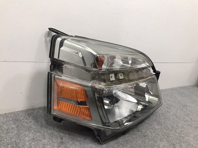 ヴォクシー VOXY/60 系/AZR60G/AZR65G 純正 後期 右 ヘッドライト キセノン HID レベライザーAFS無 刻印V6 KOITO 28-183 トヨタ(129715)