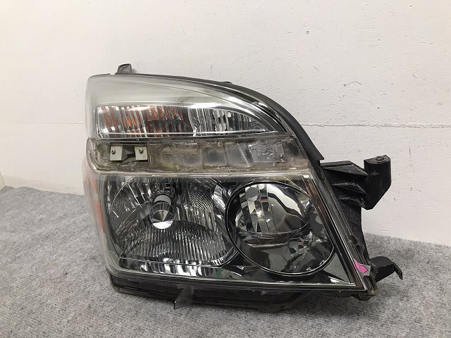 ヴォクシー VOXY/60 系/AZR60G/AZR65G 純正 後期 右 ヘッドライト キセノン HID レベライザーAFS無 刻印V6 KOITO 28-183 トヨタ(129715)