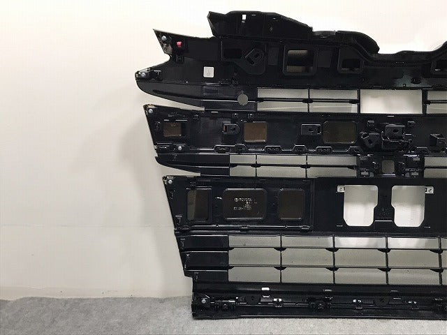 新車外し!ノア/SG/SZ 90系/ZWR/90W/95W MZRA/90W/95W 純正 フロント グリル/ラジエーターグリル 53112-V1020/53101-V1020 メッキ(129765)