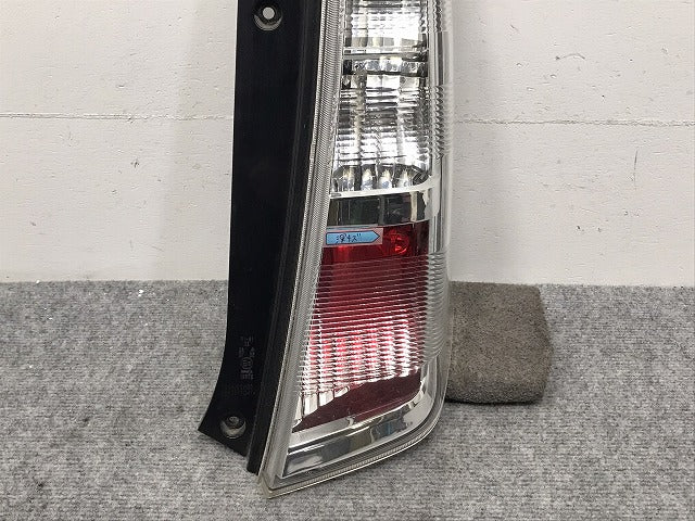 ワゴンR スティングレー/AZワゴン カスタム MH23S/MJ23S 純正 右 テールランプ/ライト/レンズ ハロゲン TOKAIDENSO 35603-70K1(129813)