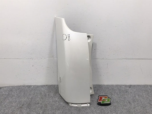 ヴォクシー/ノア/エスクァイア 80系/ZRR 80W/85W/80G/85G ZWR 80W/80G 純正 左 リア コーナーバンパー/アッパーカバー 52166-28010 070(129849)