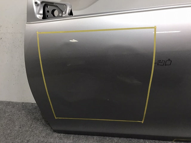 アクア/AQUA NHP10 純正 左 フロント ドア バイザー付 シルバーメタリック 1F7 トヨタ(129883)