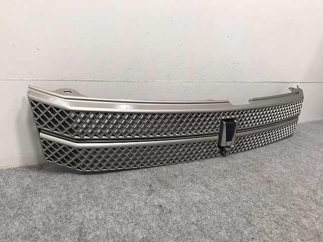 ヴォクシー VOXY/60 系/AZR60G/AZR65G 純正 後期 フロント グリル/ラジエーターグリル カメラ付 53101-28230/50 トヨタ(129940)