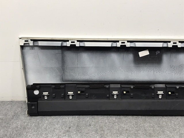 ヴォクシー/ノア/Si/ZS 80/ZRR80W/ZRR85W/ZWR80W 純正 左フロントドア サイドパネル 76904-28140/76914-28120 ホワイトパール 070(129979)