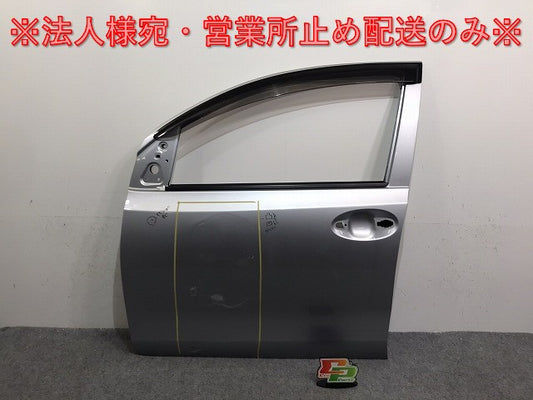 パッソ/ブーン KGC30/KGC35/NGC30/M600S/M610S 純正 左 フロント ドア バイザー付 ブライトシルバーメタリック S28 トヨタ/ダイハツ(129986)