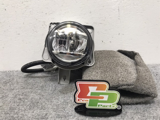 ダイハツ/トヨタ/ホンダ/スバル/スズキ 汎用 LA150S/M900A/ZN6/JF1/ZC6/MK53S MR52S 等 純正 右 フォグランプ LED KOITO 114-11092(130062)