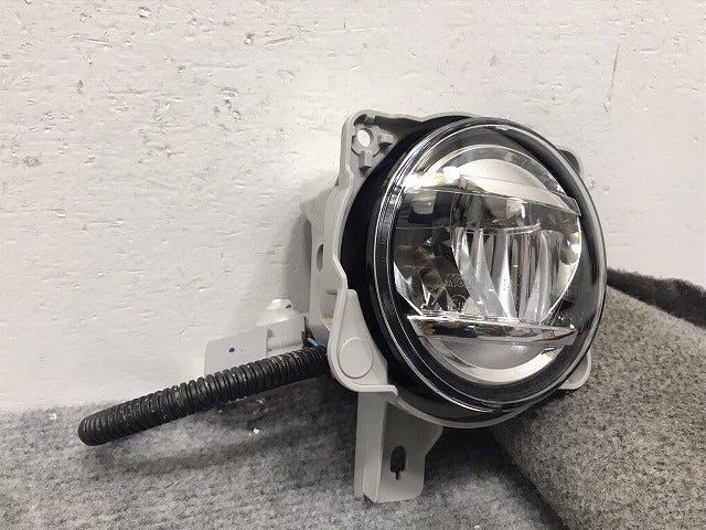 ダイハツ/トヨタ/ホンダ/スバル/スズキ 汎用 LA150S/M900A/ZN6/JF1/ZC6/MK53S MR52S 等 純正 右 フォグランプ LED KOITO 114-11092(130062)