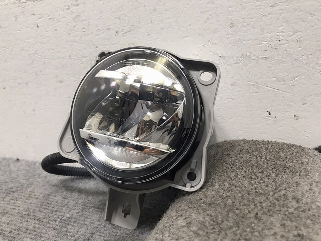 ダイハツ/トヨタ/ホンダ/スバル/スズキ 汎用 LA150S/M900A/ZN6/JF1/ZC6/MK53S MR52S 等 純正 右 フォグランプ LED KOITO 114-11092(130062)