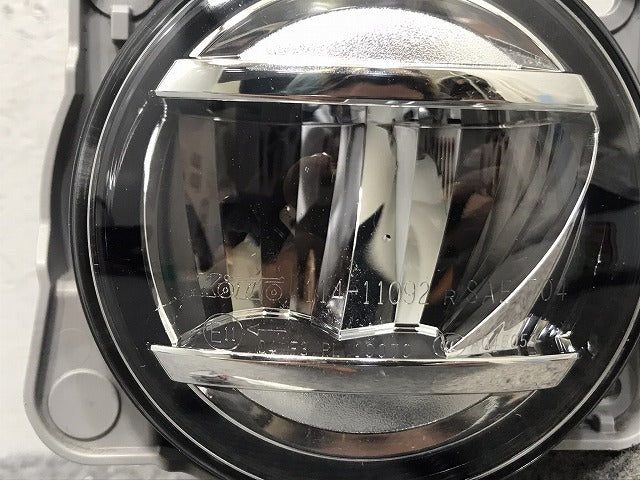 ダイハツ/トヨタ/ホンダ/スバル/スズキ 汎用 LA150S/M900A/ZN6/JF1/ZC6/MK53S MR52S 等 純正 右 フォグランプ LED KOITO 114-11092(130062)
