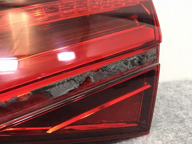 A8(D4) クワトロ 4H系/2014-2018 純正 後期 右 テールランプ/フィニッシャーランプ LED 4H0.945.094.K アウディ/Audi(130123)