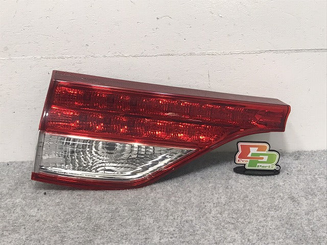 エスティマ/2型/3型 50系/ACR50W/ACR55W/GSR50W/GSR55W 純正 中期 左 テール/フィニッシャーランプ ハロゲン 28-209 81591-28262(130141)