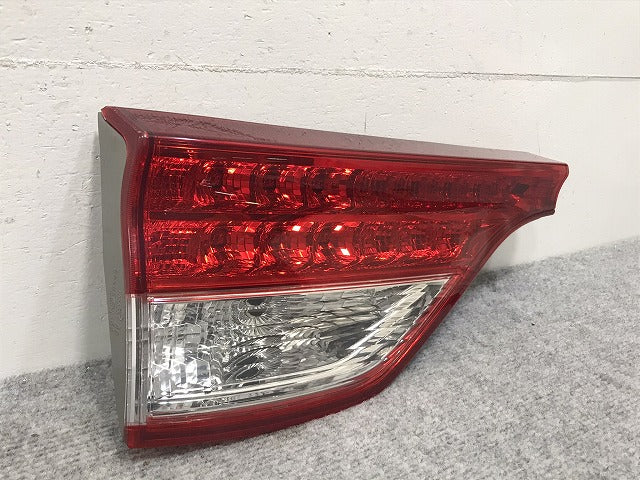 エスティマ/2型/3型 50系/ACR50W/ACR55W/GSR50W/GSR55W 純正 中期 左 テール/フィニッシャーランプ ハロゲン 28-209 81591-28262(130141)