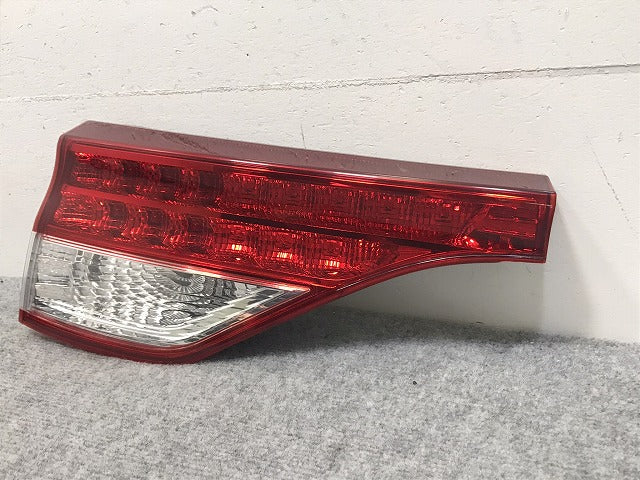 エスティマ/2型/3型 50系/ACR50W/ACR55W/GSR50W/GSR55W 純正 中期 左 テール/フィニッシャーランプ ハロゲン 28-209 81591-28262(130141)