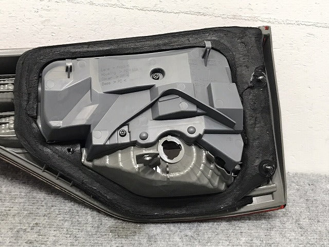 エスティマ/2型/3型 50系/ACR50W/ACR55W/GSR50W/GSR55W 純正 中期 左 テール/フィニッシャーランプ ハロゲン 28-209 81591-28262(130141)
