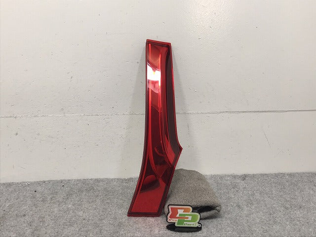 フィット/FIT GK3/GK4/GK5/GK6 純正 右 テールランプ/フィニッシャーランプ ハロゲン STANLEY W1693 ホンダ/HONDA(130143)