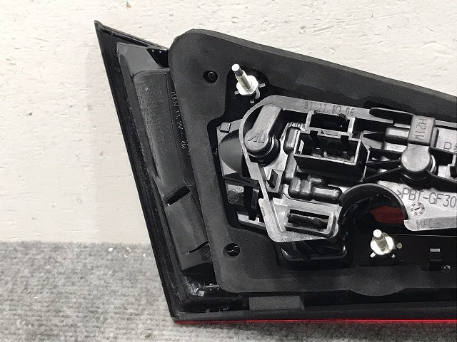 S3 スポーツバック 8V/2013-2016 純正 前期 右テールランプ/フィニッシャーランプ/内側 LED AL 8V4 945 094 A/8V4945094A アウディ(130160)