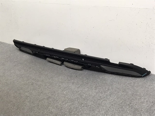 新品!Cクラス セダン W205 AMG 純正 リアバンパーガーニッシュ ロアカバー アンダー A 205 885 64 38 2058856438 メルセデスベンツ(130234)