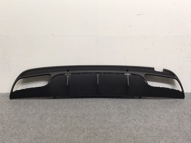 新品!Cクラス セダン W205 AMG 純正 リアバンパーガーニッシュ ロアカバー アンダー A 205 885 64 38 2058856438 メルセデスベンツ(130234)