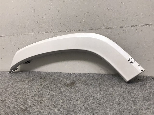 新車取り外し!ランドクルーザー/ランクル FJA300W/VJA300W 純正 左リア フェンダーアーチモール/オーバーフェンダー 75078-60060 プレシャスホワイトパール(130240)
