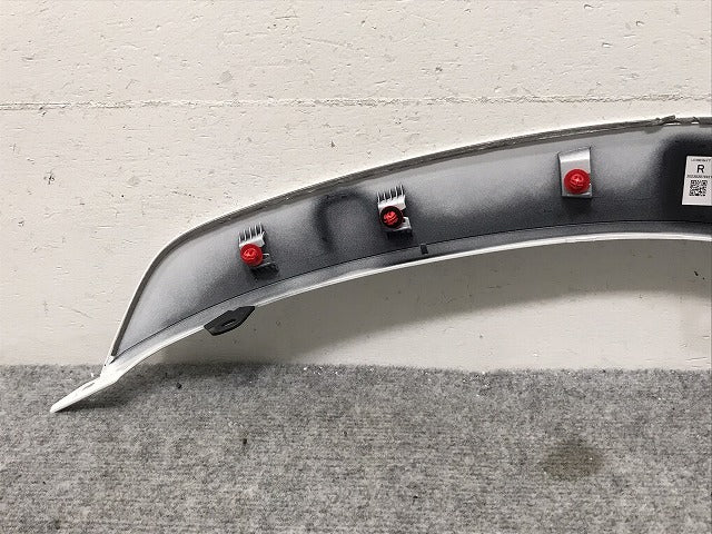 新車取り外し!ランドクルーザー/ランクル FJA300W/VJA300W 純正 右リア フェンダーアーチモール/オーバーフェンダー 75077-60060 プレシャスホワイトパール(130241)