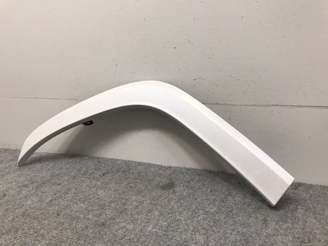 新車取り外し!ランドクルーザー/ランクル FJA300W/VJA300W 純正 右リア クォーター/オーバーフェンダー/アーチモール 75605-60120 プレシャスホワイトパール(130242)