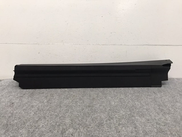 新車取り外し!クラウン/クロスオーバー TZSH35/AZSH35 純正 左リアドア サイドパネル/アンダーパネル 75078-30030 素地 トヨタ(130361)