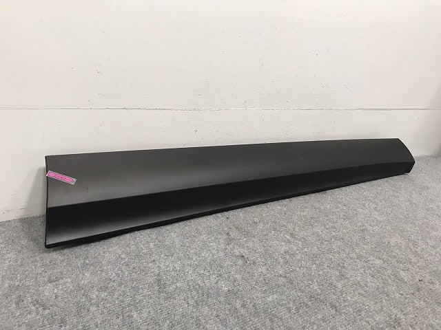 新車取り外し!クラウン/クロスオーバー TZSH35/AZSH35 純正 右フロントドア サイドパネル/アンダーパネル 75073-30020 素地 トヨタ(130362)