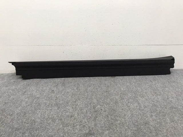 新車取り外し!クラウン/クロスオーバー TZSH35/AZSH35 純正 右フロントドア サイドパネル/アンダーパネル 75073-30020 素地 トヨタ(130362)