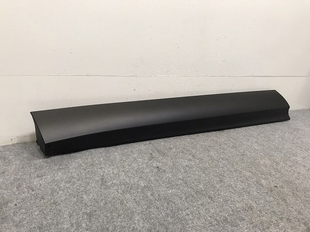 新車取り外し!クラウン/クロスオーバー TZSH35/AZSH35 純正 左フロントドア サイドパネル/アンダーパネル 75074-30020 素地 トヨタ(130363)