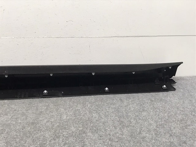 新車取り外し!クラウン/クロスオーバー TZSH35/AZSH35 純正 左フロントドア サイドパネル/アンダーパネル 75074-30020 素地 トヨタ(130363)