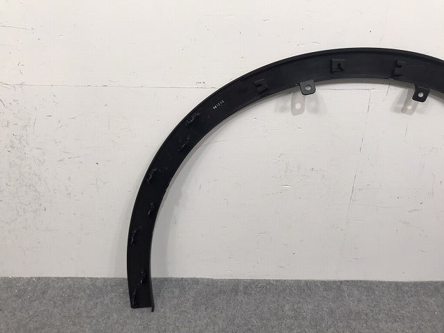 新車取り外し!クラウン/クロスオーバー TZSH35/AZSH35 純正 右フロント フェンダーアーチモール/オーバーフェンダー 75601-30130 素地 トヨタ(130419)