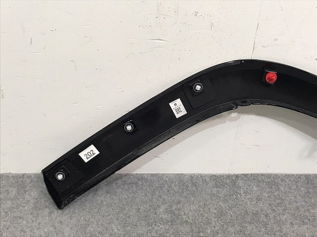ランドクルーザー/ランクル FJA300W/VJA300W 純正 右リア クォーター/オーバーフェンダー/フェンダーモール 75605-60120/1/2 ブラック 202 トヨタ(130427)
