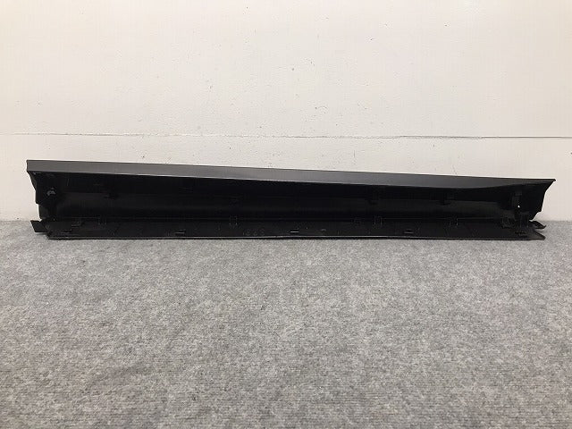 新車取り外し!クラウン/クロスオーバー TZSH35/AZSH35 純正 左フロントドア サイドパネル/アンダーパネル 75074-30020 素地 トヨタ(130468)