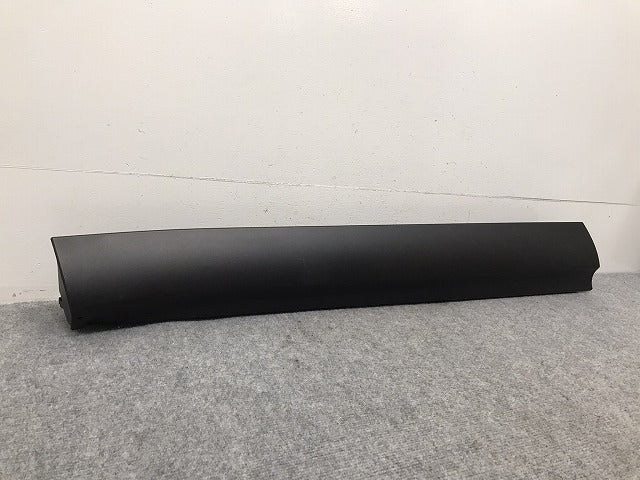 新車取り外し!クラウン/クロスオーバー TZSH35/AZSH35 純正 左フロントドア サイドパネル/アンダーパネル 75074-30020 素地 トヨタ(130469)