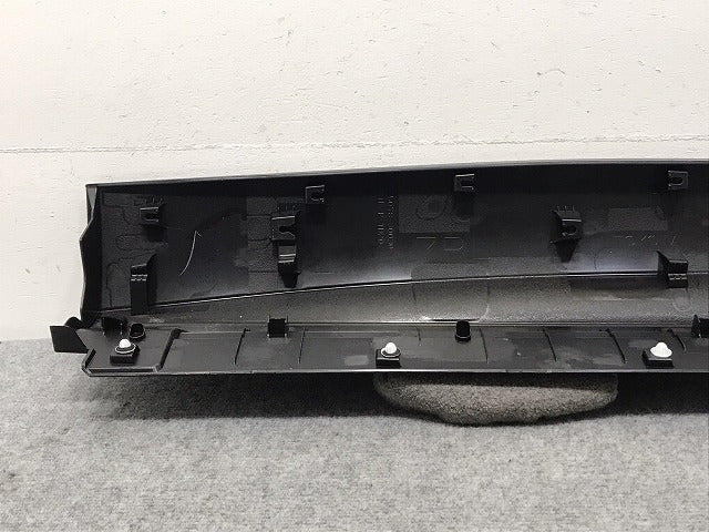 新車取り外し!クラウン/クロスオーバー TZSH35/AZSH35 純正 左リアドア サイドパネル/アンダーパネル 75078-30030 素地 トヨタ(130476)
