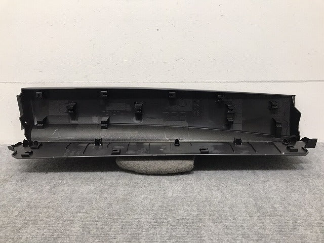 新車取り外し!クラウン/クロスオーバー TZSH35/AZSH35 純正 右リアドア サイドパネル/アンダーパネル 75077-30030 素地 トヨタ(130477)