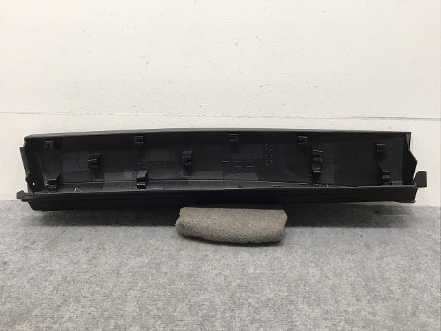 新車取り外し!クラウン/クロスオーバー TZSH35/AZSH35 純正 右リアドア サイドパネル/アンダーパネル 75077-30030 素地 トヨタ(130478)