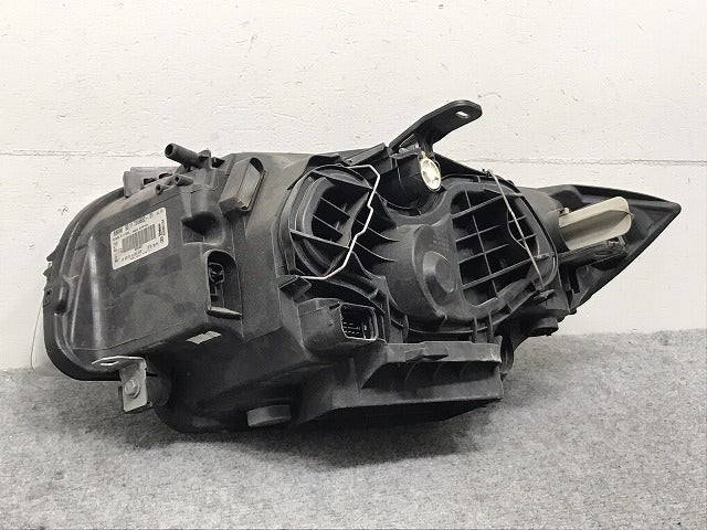1シリーズ E87 純正 右 ヘッドライト ランプ 光源不明 VALEO 63.11 7249652-01 BMW(130591)