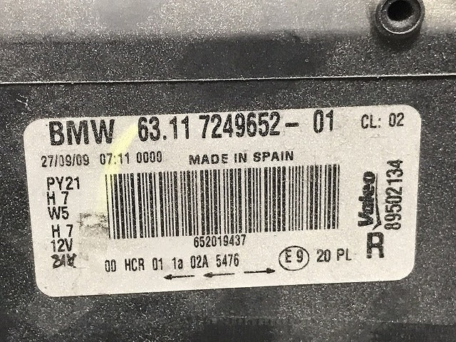 1シリーズ E87 純正 右 ヘッドライト ランプ 光源不明 VALEO 63.11 7249652-01 BMW(130591)