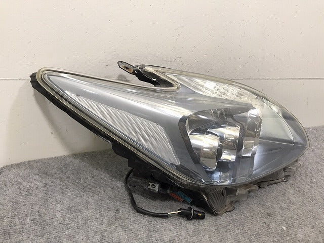 プリウス ZVW30 純正 前期 右 ヘッドライト ランプ LED レベライザー 刻印二 KOITO 47-30 81145-47241 トヨタ(130595)