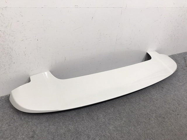 新車外し!ヴォクシー/ノア 90系/ZWR90W/ZWR95W/MZRA90W/MZRA95W 純正 リア スポイラー/ルーフスポイラー/ウィング 76085-V1010 070(130794)
